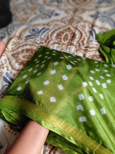 Mahendi Colour Bandhni