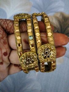Combo Of 4 Bangles Set