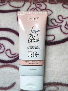 RENEE Lumi Glow Sunscreen SPF 50