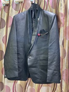 Men’s Black Blazer With Tie