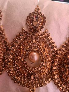 Earings And Mangtika Set