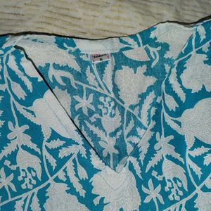 Floral Print White &amp; Blue short kurti