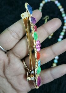 Multicolour Beats Set With Hair Pin