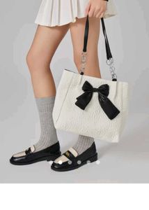 Savana White Bow Bag