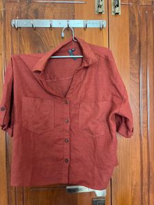 Oversized crop shirt