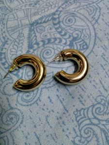 ✨Gold Hoop Earrings✨