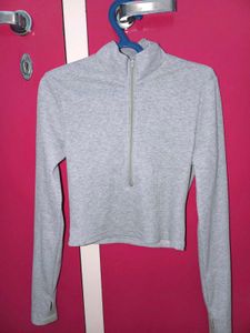 Gray Long Sleeve Crop Top