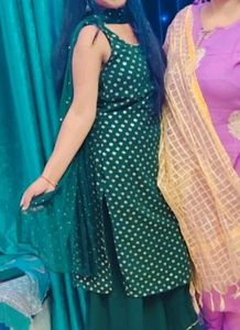 Green Sleeveless Suit With Plazo And Chunri