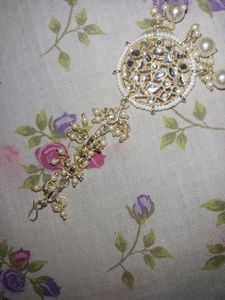 Earing And Tika