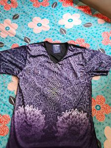 Tshirt (S) FOR SALE!