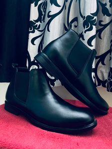 Men's Black Leather Chelsea Boots