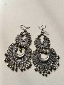 Silver Crescent Moon Earrings