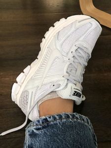NIKE ZOOM VOMERO 5 ❤️