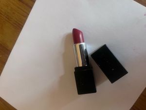 Stay Quirky Badass Lipstick - Shade: Stolen Kiss 4