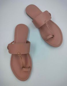 Name: HOOSHOE women&#39;s kolhapuri chappal-pinkMaterial: Patent LeatherSole Material: TprPattern: