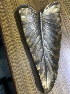 Leaf Design Showpiece