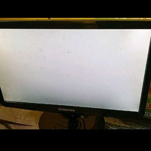 Samsung Original Monitor White Display Problem