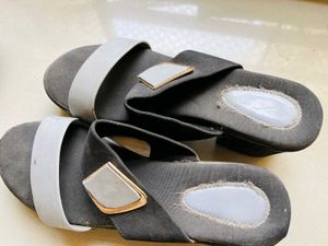 Comfy Grey Flats Size 39