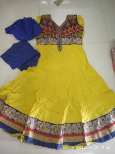yellow dress