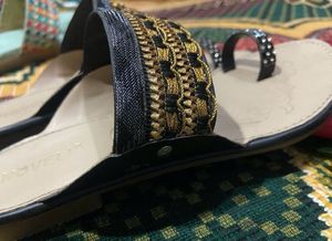 Novel sandal