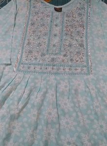 Naira Set.