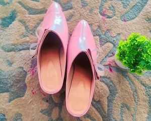 SHOETOPIA SANDAL WITH BLOCK HEELS