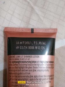 Lakme Lumi Lit Shimmer Lotion