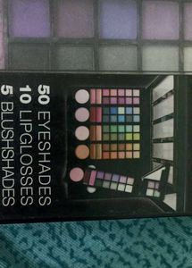 50 Eyeshadow 10 Lip glosses 5 Blushes