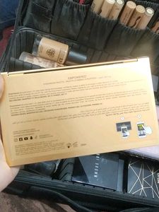 Huda Beauty Pallet &#34;Empowered&#34;