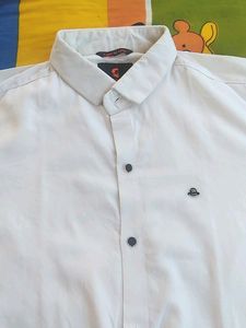 👨‍🦱Branded White Shirt