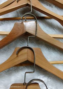 Combo Wooden Premium Hangers 6 Pieces Set