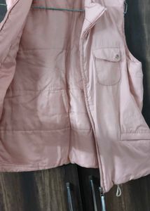 Baby Pink 🩷 Puffed Half Jacket For Girls