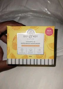 Dot & Key Moisturizer