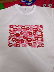 Kiss Print T-Shirt