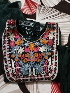 Beautiful Pakistani Suit With Freebie