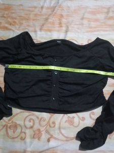 Black Long Sleeve Crop Top