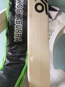 Kookaburra 8 Grains Bat With Cover