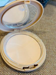 Mamaearth Full Coverage Compact Ivory glow