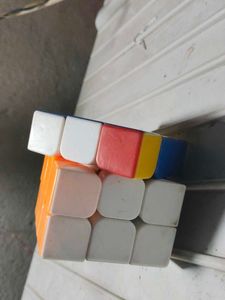 Rubik&#39;s Cube - Classic Puzzle