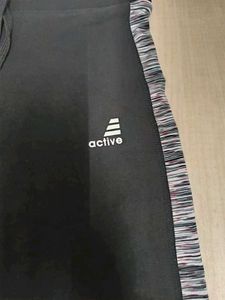 ACTIVE CAPRI PANTS