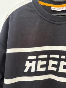 Unisex Reebok Sweatshirt