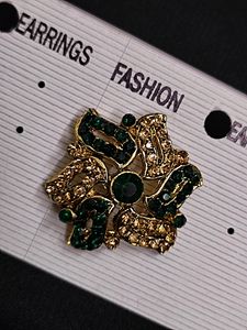 Darkgreen Stud