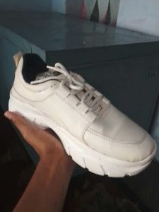 White Fashion Sneakers 7 No