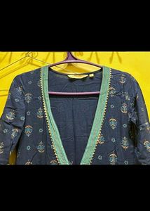 Avaasa Printed A-line Kurta With Jacket
