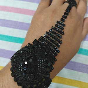 Black Hand Harness