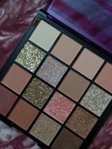 Perfection Eyeshadow Palette 16 Shades