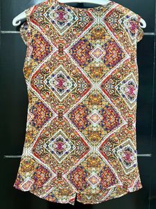 Globus elegant multicoloured print buttoned top