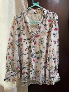 Floral Summer Top. Not Accepting Coins 🙅🏻‍♀️
