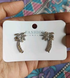 Pack Of Two Dazzling Earrings