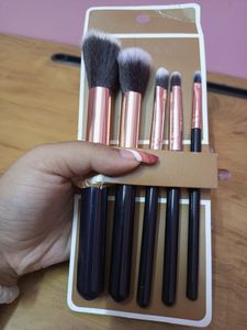PACK OF 5 MAKEUP BRUSHES